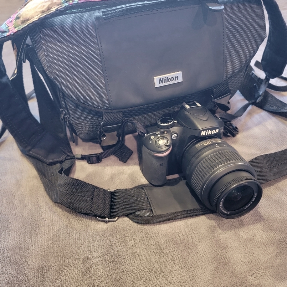 Nikon D3200 with 18-55mm VR Lens